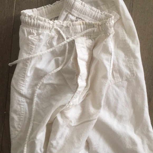 Men's Beach Cargo Shorts - White, Below Knee Length, 100% Cotton - Picture 4 of 6